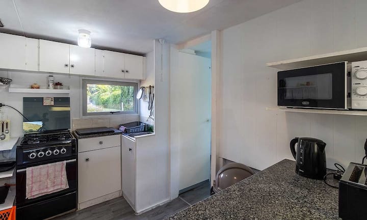 Relax Inn – Lagoon Stay In Morgan Bay - Morgans Bay