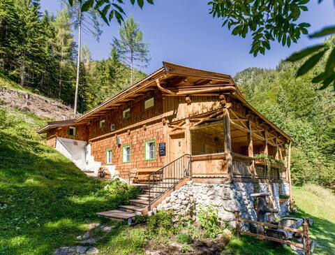 Talsenalm with Sauna, fireplace, Vera