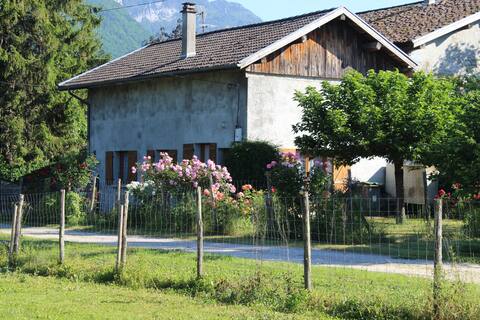Charming house near Vercors, beekeeping