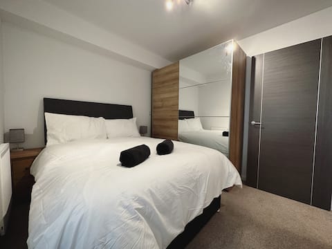 Coates House by Guestz