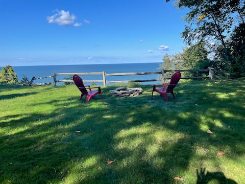 Robin's Lake Erie Lookout