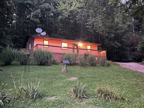 Cliffside Cove - Secluded 3BR 2BA w/ Hot Tub!