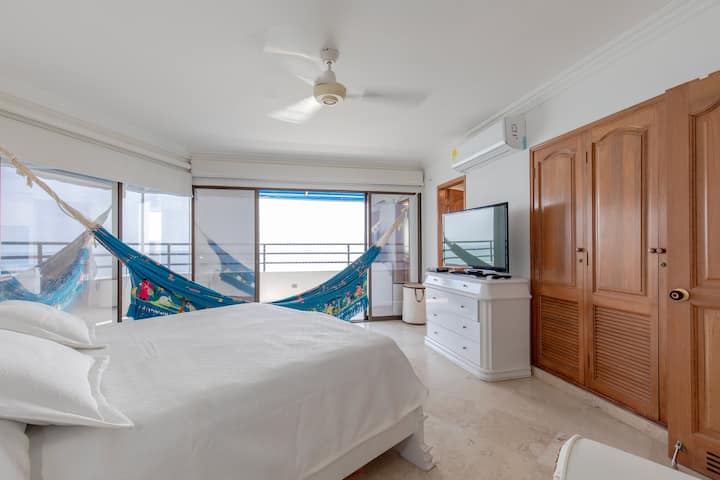 Habitación con balcón vista al mar
