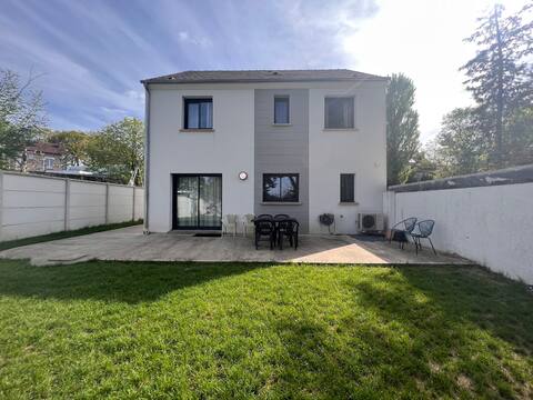 Spacious Family Home near Paris and Versailles