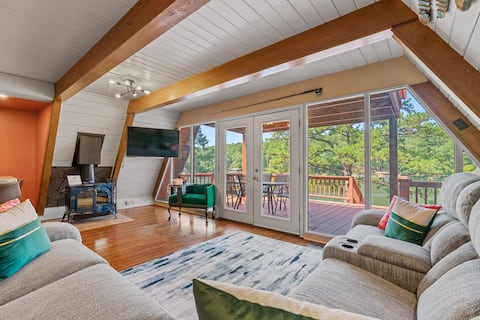 Top performing Airbnb: Lakefront on Hamilton w/ Game Room & Boat Dock! in Rockwell