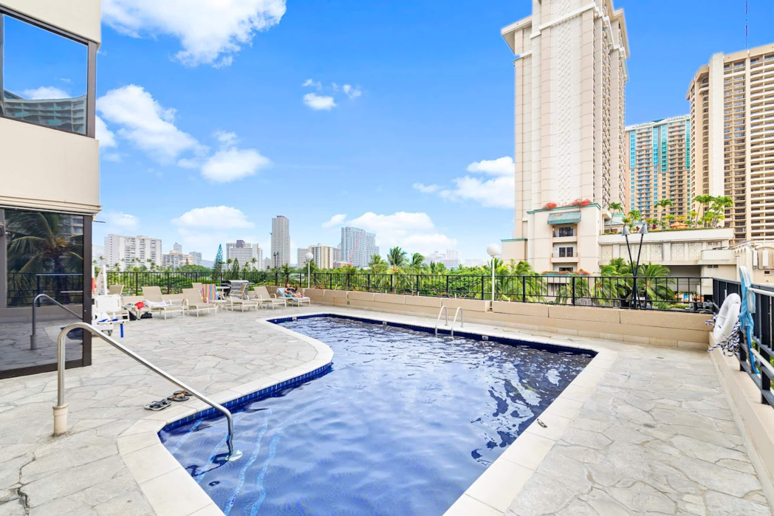 Hotel in Honolulu · ★4.94 · Studio · 2 beds · 1 private bath - Image 11