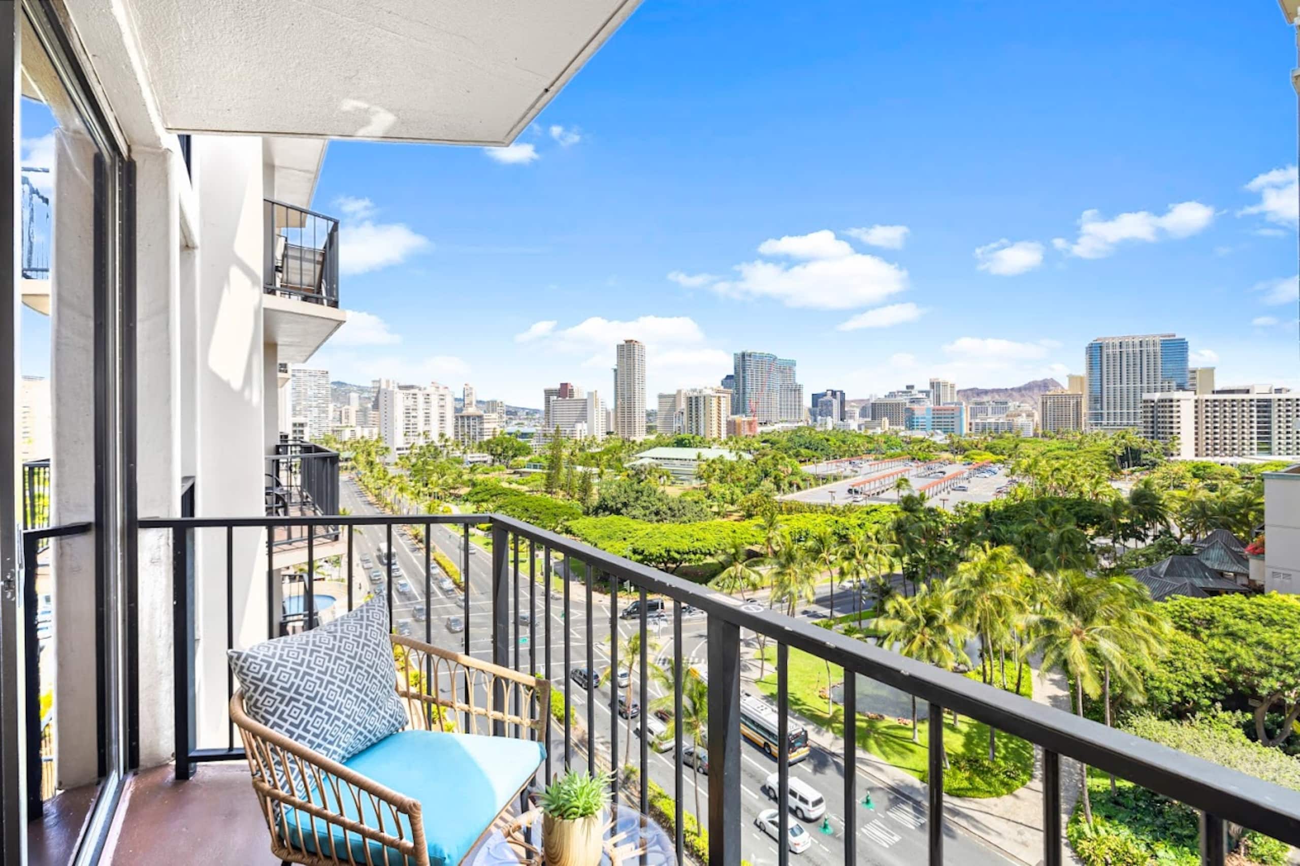 Hotel in Honolulu · ★4.94 · Studio · 2 beds · 1 private bath - Image 5