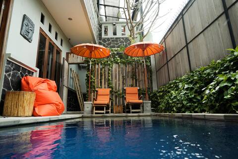 De Tropen Jogja Villa With Breakfast