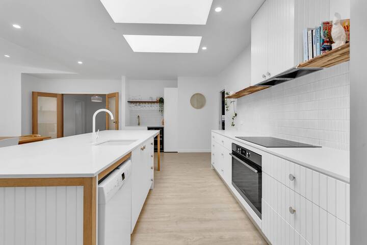 Family Beachside Escape by ReadySetStay H & GH gallery image 5