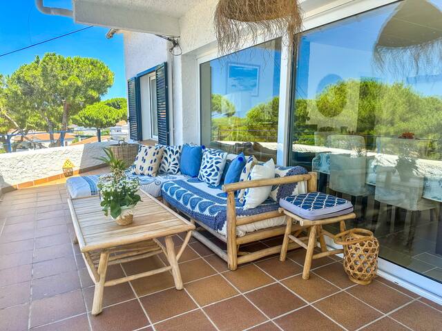 Beautiful Villa with swimmingpool. gallery image 4