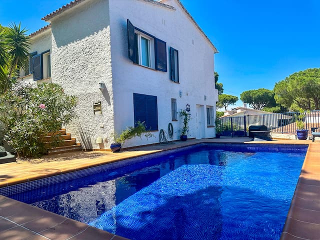 Beautiful Villa with swimmingpool.