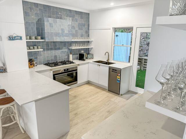 Paradise Palms Tangalooma – Beach Front gallery image 5