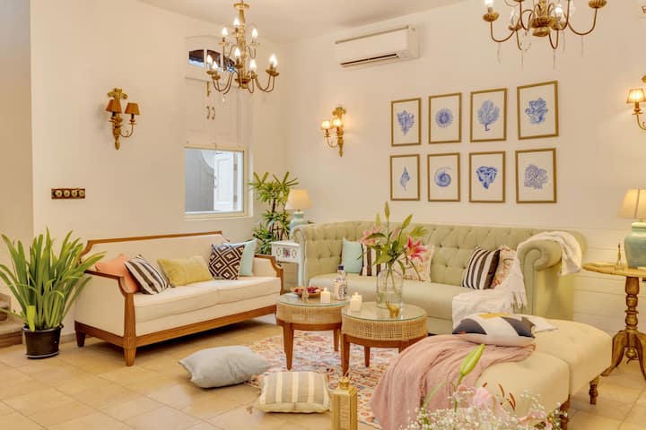 Living room image 10