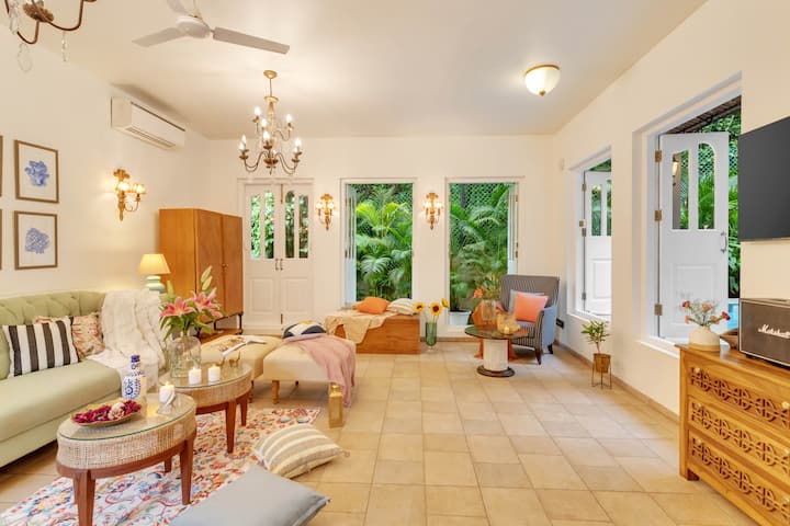 Living room image 11