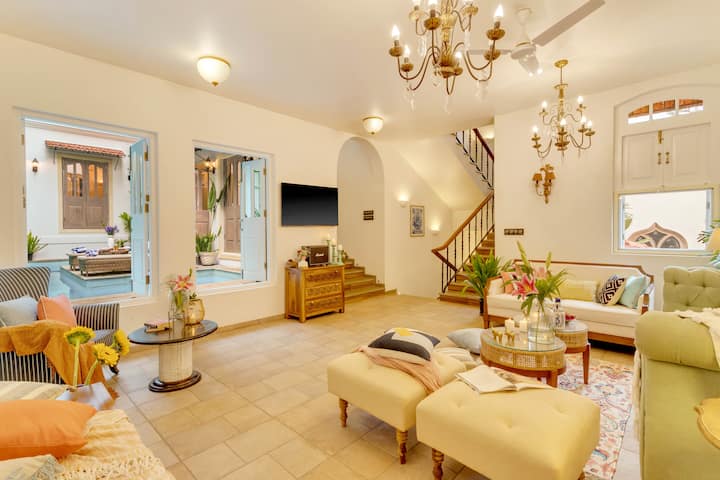 Living room image 7