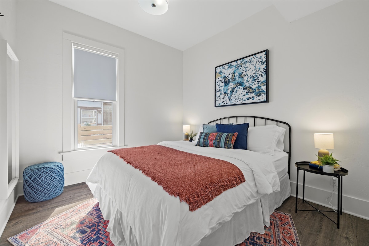 חדר שינה קווין בקומה הראשונה