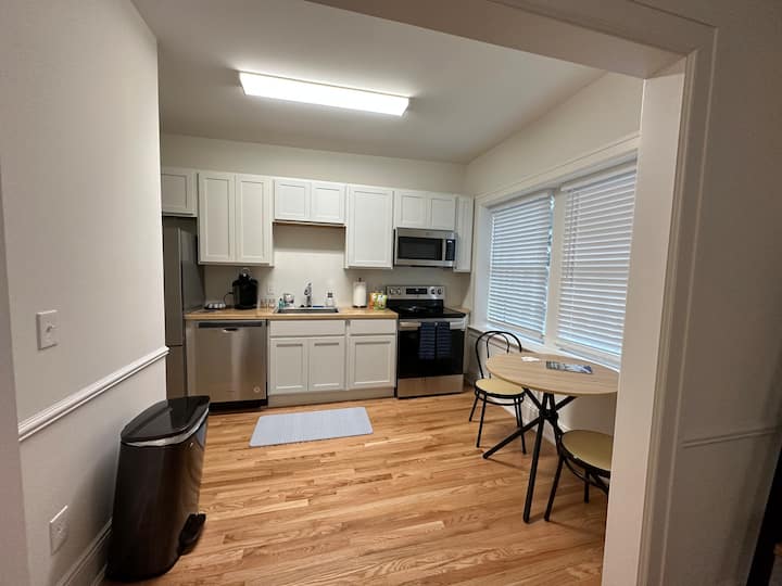 Shaker Square Large Studio Suite 101 - Shaker Heights, OH