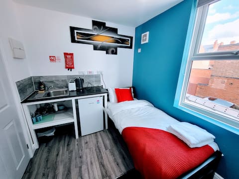 Popular Airbnb listing: Notts Central Studio Apartment in Berridge