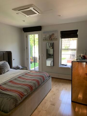 Renovated Brownstone Duplex gallery image 4