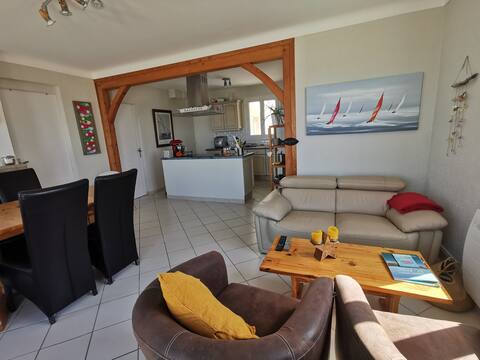 Successful Airbnb property: Vacation home with sea view and marina in La Plaine Sur Mer
