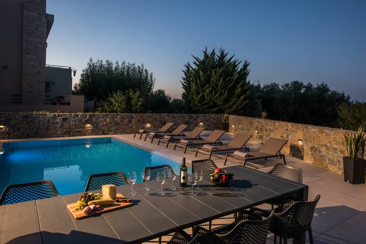 Luxury Villa Marelina gallery image 2