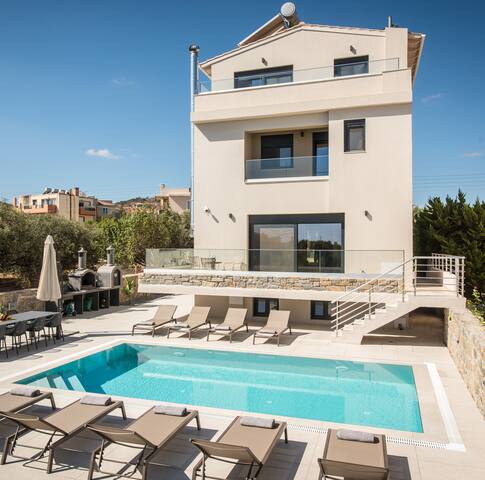 Luxury Villa Marelina gallery image 3