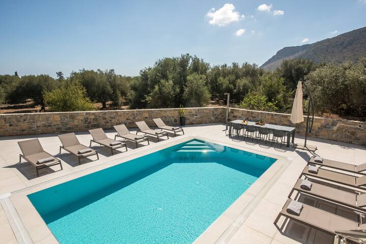 Luxury Villa Marelina gallery image 4