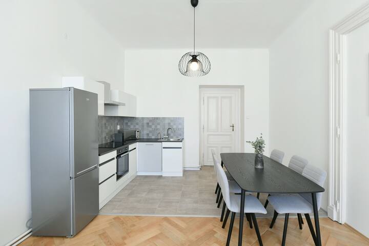 Petrin Garden 3BR Apartment # 11 by WSP Apartments gallery image 5