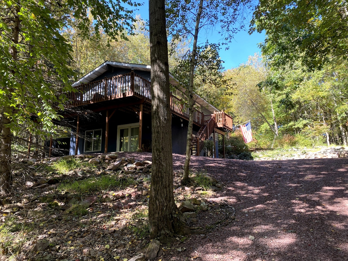 Peaceful Pocono Mountain Retreat Houses for Rent in Blakeslee