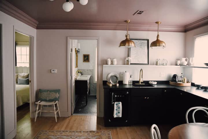 Bks Carriage House: Exciting French Modern Fun - Kansas City