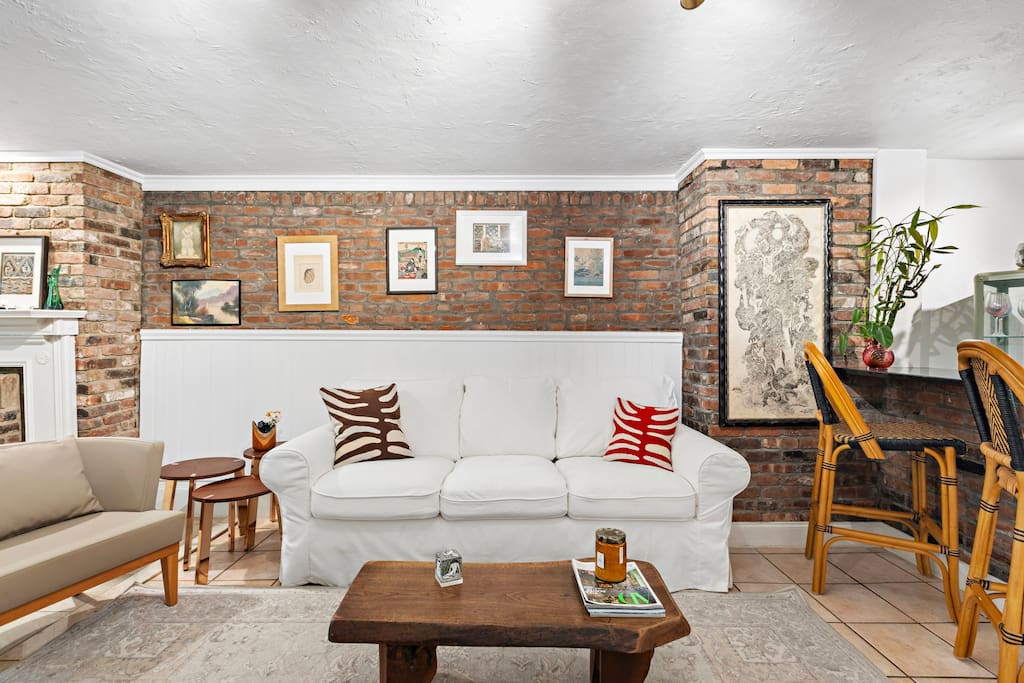 Minutes to NYC-1200sf Duplex Centrally Located