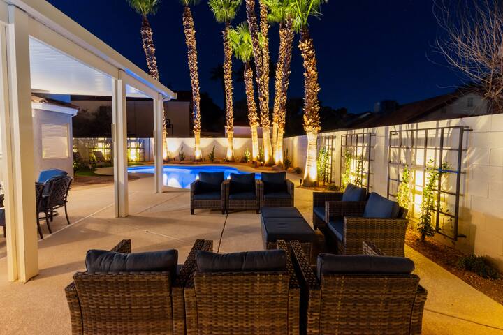 Beautiful Modern Home with Pool & Spa !:24) gallery image 3