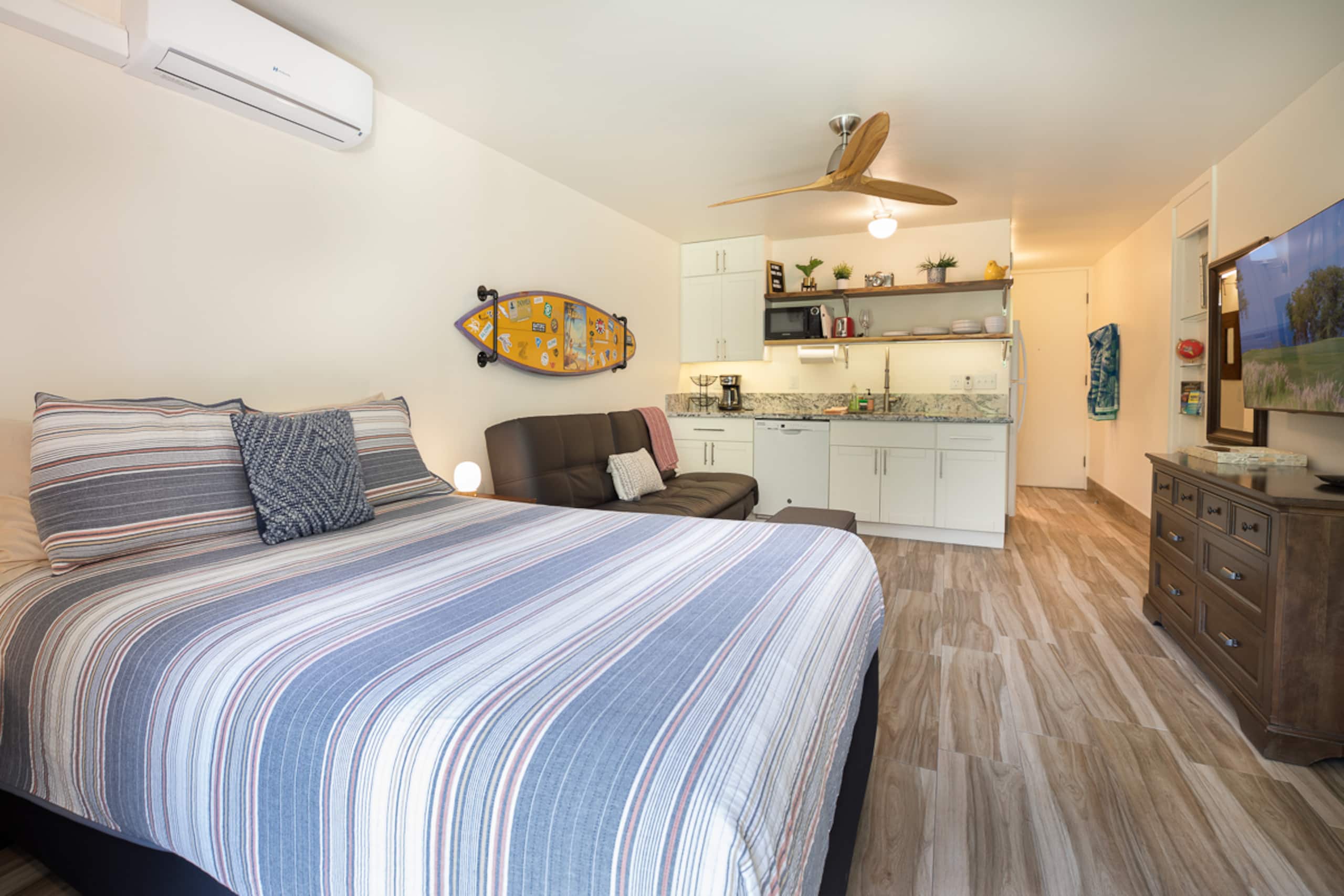 Charming Downtown Studio | Steps from the Ocean - Image 30