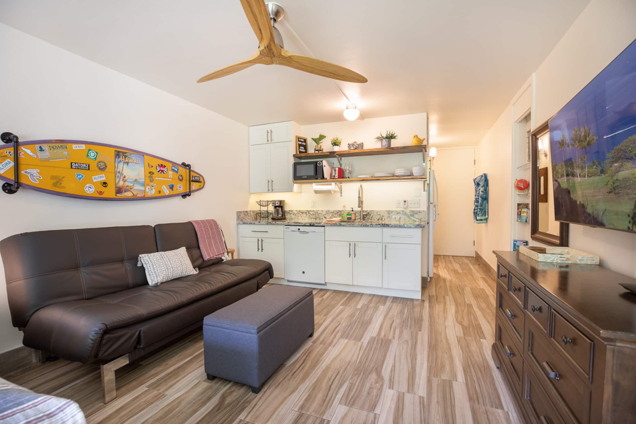 Charming Downtown Studio | Steps from the Ocean - Image 3