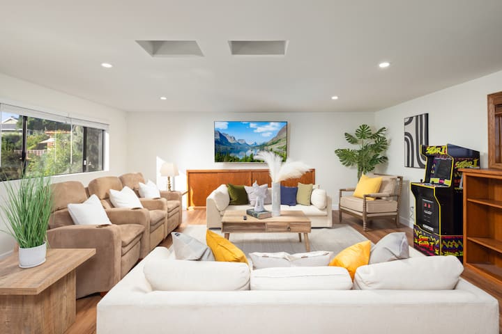 Luxury Home with City View | Close to LA gallery image 3