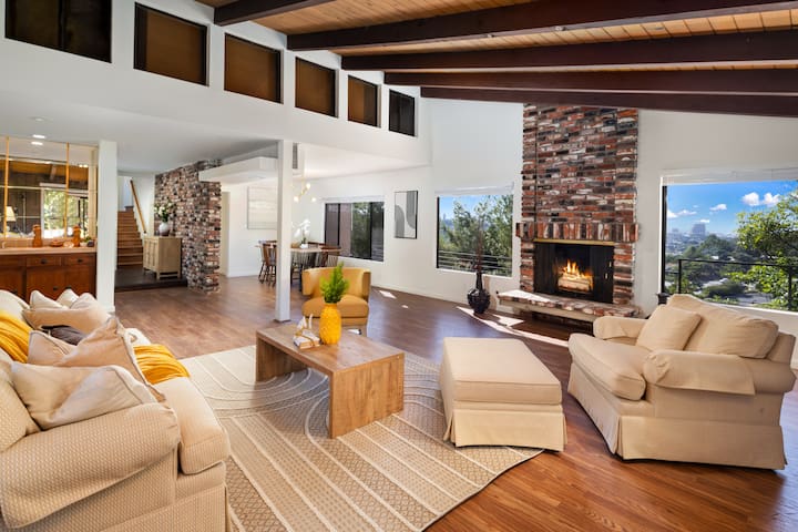 Luxury Home with City View | Close to LA