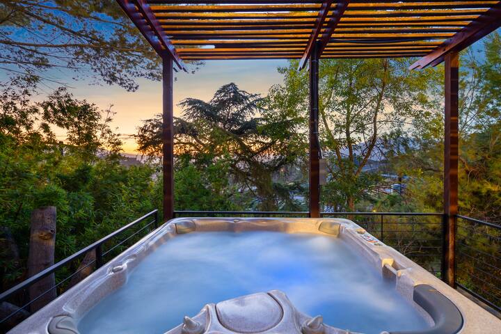 Luxury Home with City View | Close to LA gallery image 5