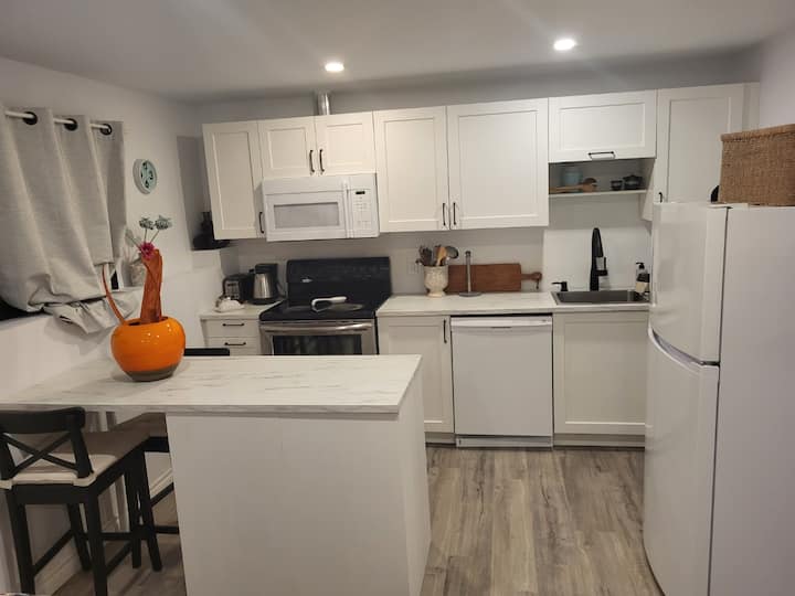 Private Apart 10min To Downtown - 哈利法克斯