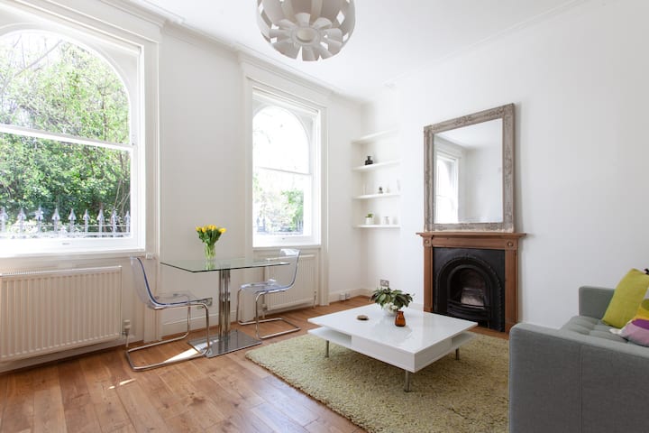 Bright & Beautiful Flat