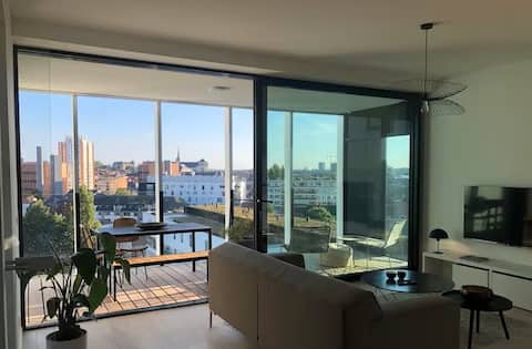 Successful Airbnb property: Brand new 3 bedroom apartment with free parking in Nieuw Kwartier