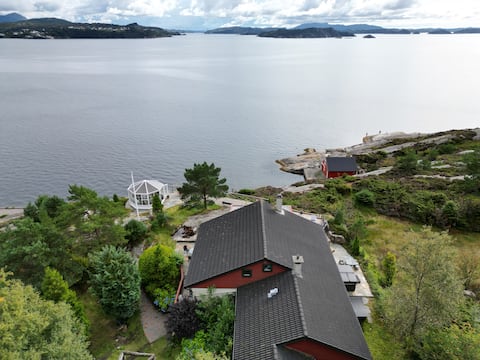 Detached house with panoramic view