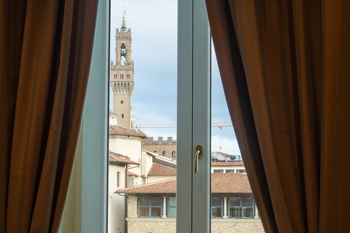 Elegant Apartments with Ponte Vecchio View [0302] gallery image 2