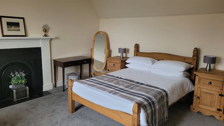 Master Bedroom - front sea views