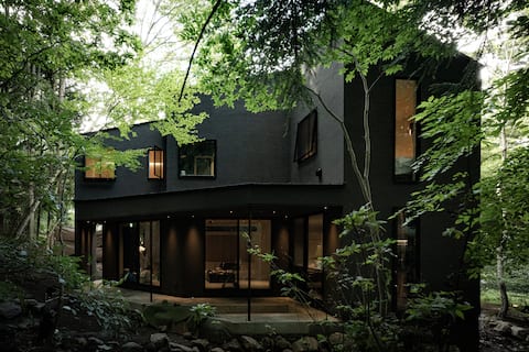 570 m2 of private space/sauna, fire pit, BBQ, 4K theater, art, Mysa Fuji