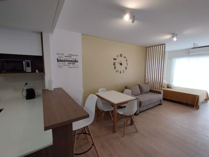 Kitnet com varanda em Caballito