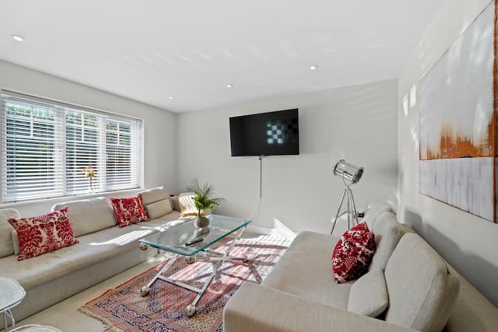 Luxury Detached 5-bed - Hot Tub-long Stay Discount - Bracknell