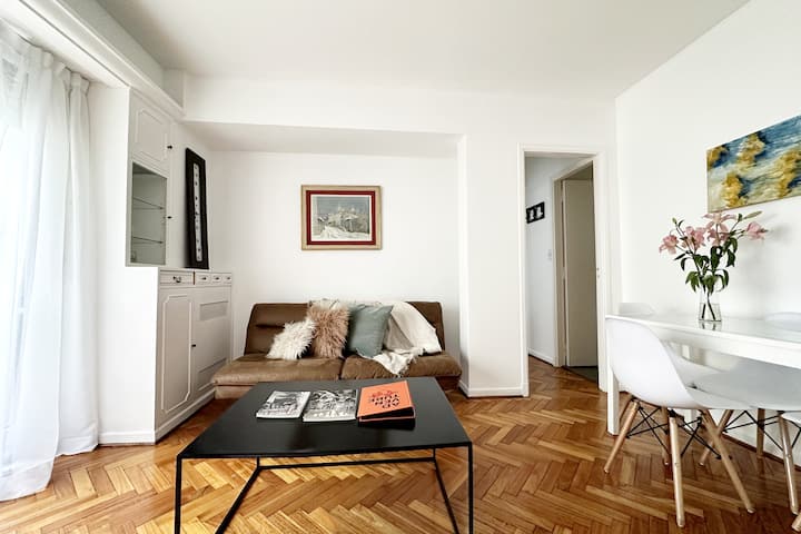 En Recoleta, Elegante Y Cómodo - Buenos Aires