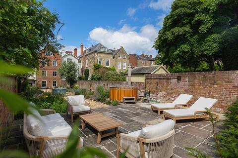Stunning Townhouse in Ludlow