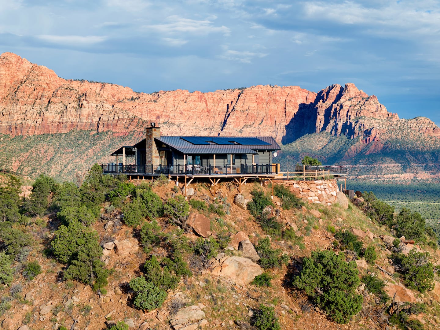 Exterior of Elevation 40 cabin perched on a desert clifftop in Apple Valley, Utah