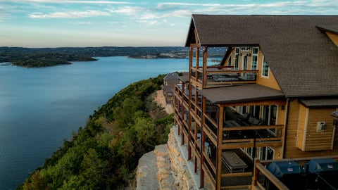 Private Pool, Hot Tubs, Best Lake View: Cliffwater